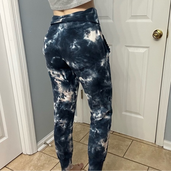 Young Fabulous & Broke Jogger Sweatpants Tie Dye Blue Hippie Boho Size Medium - Picture 3 of 7